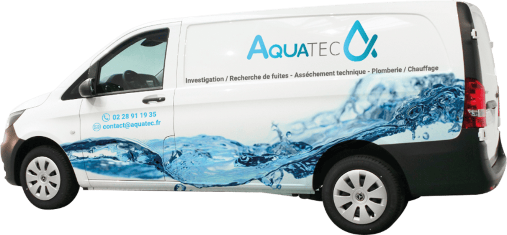 Fourgonnette floquée du logo, des coordonnées et des spécialités de Aquatec.